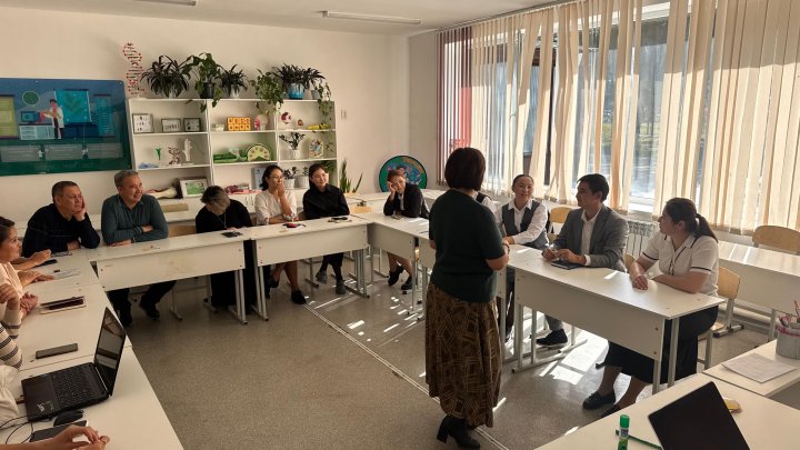 «Жасанды интеллект дәуіріндегі шығармашылық ойлау: мұғалім мен оқушының жаңа рөлі» тақырыбындағы семинар-тренинг